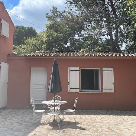 Studio Independant Calme Pas Loin Du Centre Nimes Exterior photo