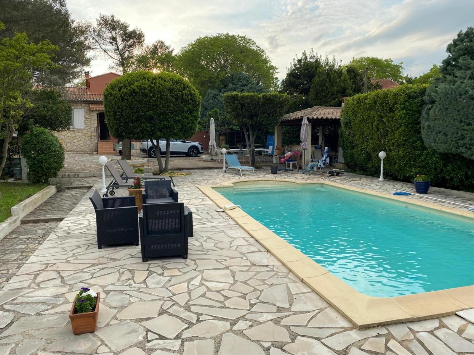 Studio Independant Calme Pas Loin Du Centre Nimes Exterior photo