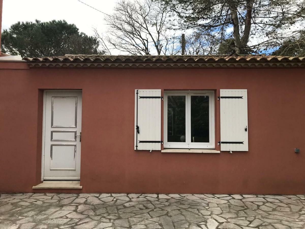 Studio Independant Calme Pas Loin Du Centre Nimes Exterior photo
